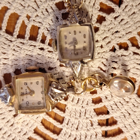 Vintage timepiece watches recreated into a bracelet. - Picture 8 of 9
